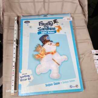 e200- Frosty the Snowman Lighted Scuplture