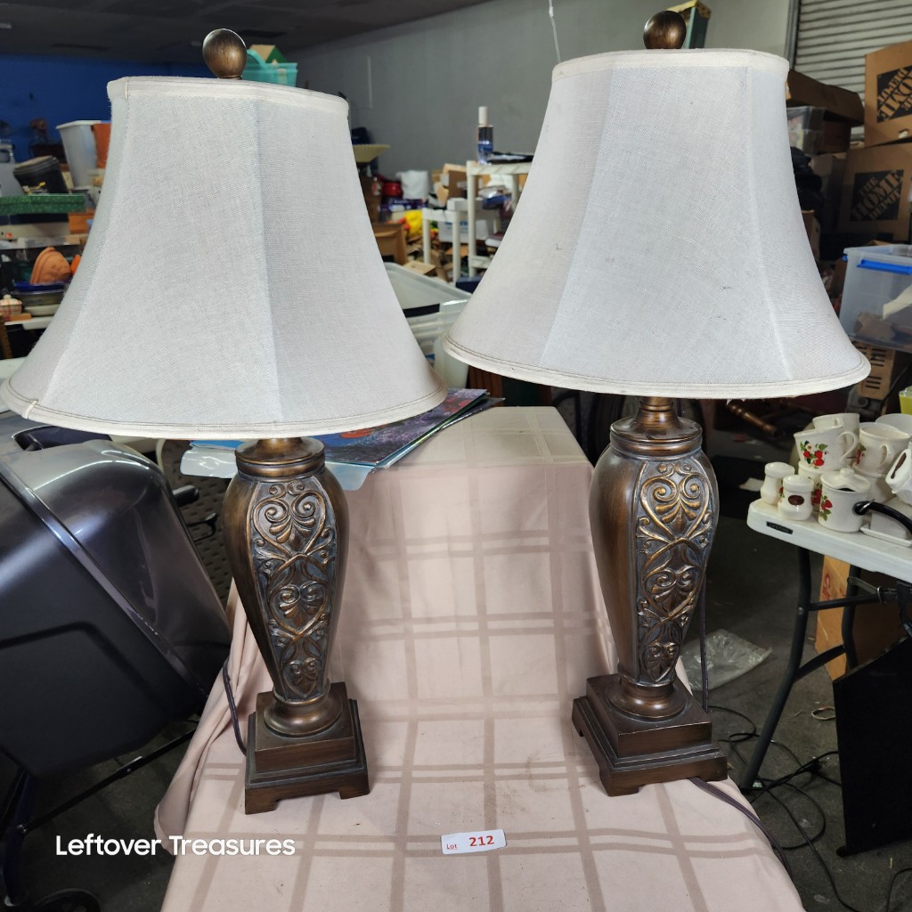 e212- 2 very nice table lamps