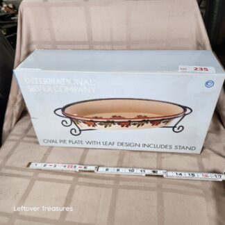 e235- Oval Pie Plate w/ stand