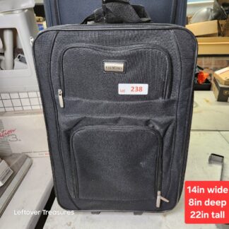 e238- Essentials Rolling Suitcase