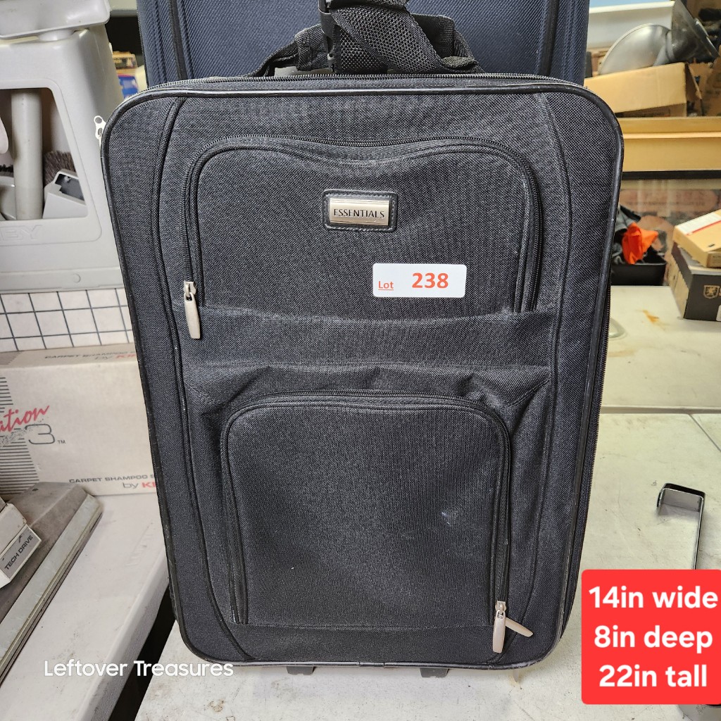 e238- Essentials Rolling Suitcase