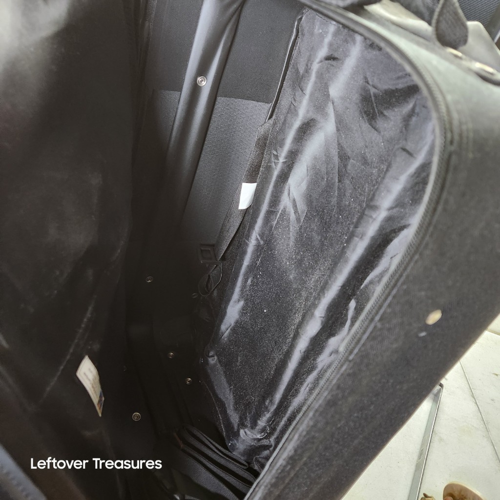 e238- Essentials Rolling Suitcase - Image 3
